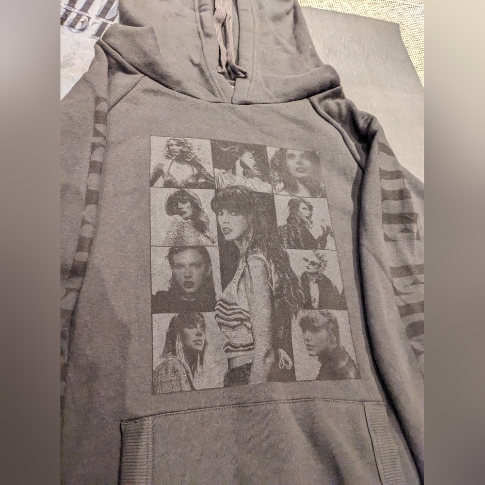 Eras Tour Hoodie - Taylor Swift - Black/Charcoal - Size XL